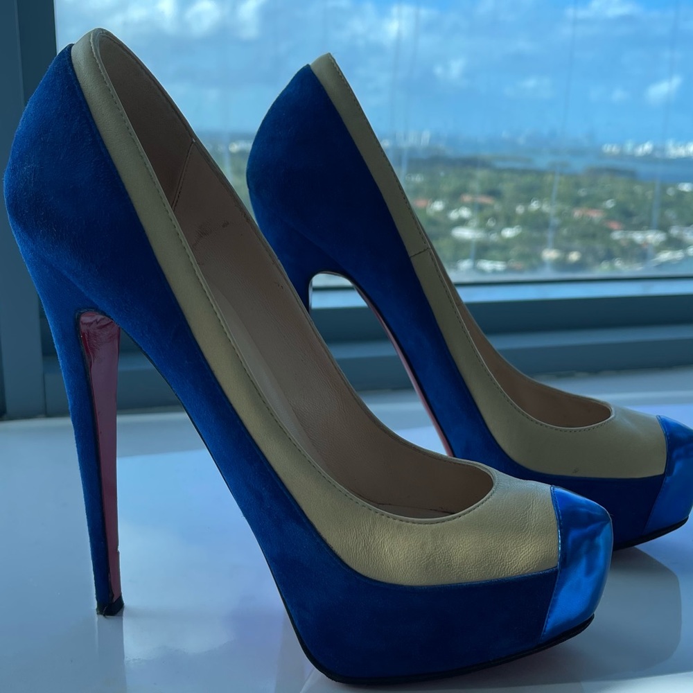 Christian Louboutin Mago 160 Heels Sz 39 (Rare find)